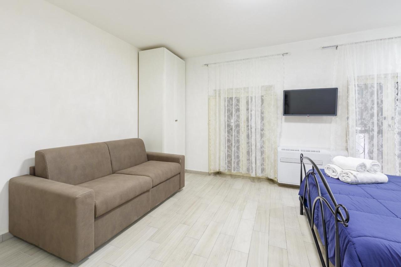 Apartment Nilo 1 - Shelter In The Center By Napoliapartments *