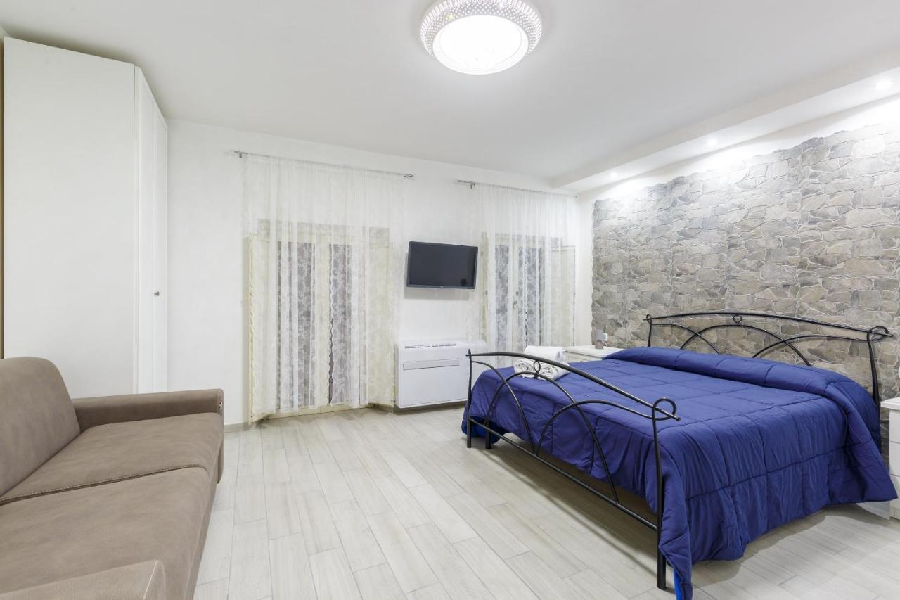 Apartment Nilo 1 - Shelter In The Center By Napoliapartments *